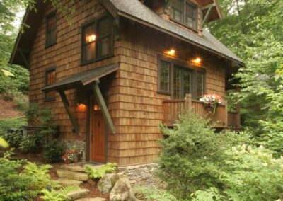Cabins & Treehouses